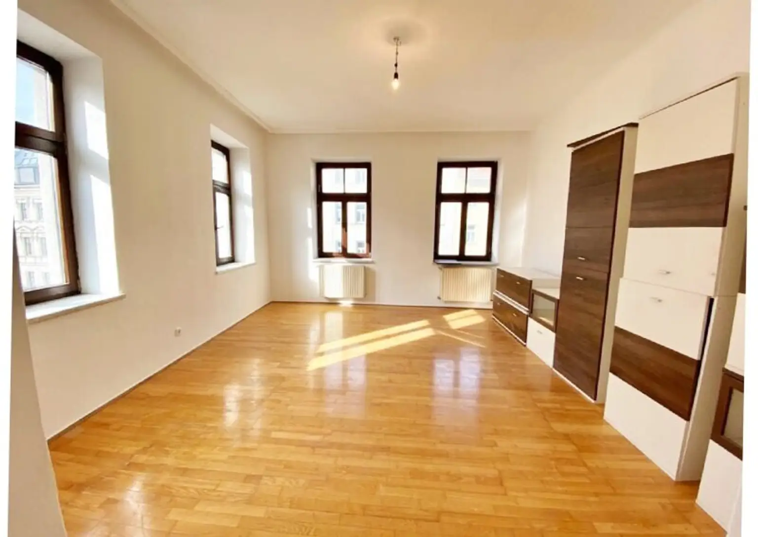 ++NEU++ Wohnen nach Wunsch: 93 m² Altbau-Traum zum Sanieren – Perfekt für Eigennutzer!  NÄHE AUGARTEN