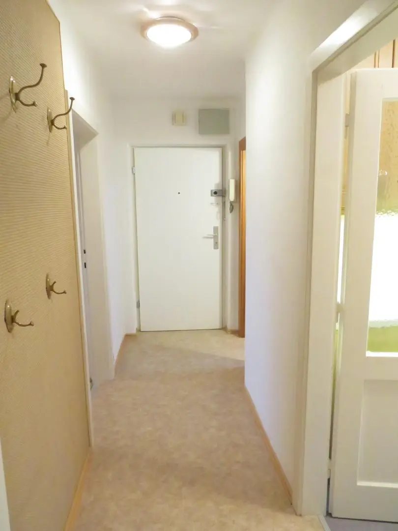 Helle 2,5 Zimmerwohnung inkl. Pkw Abstellplatz und Gemeinschaftsgarten