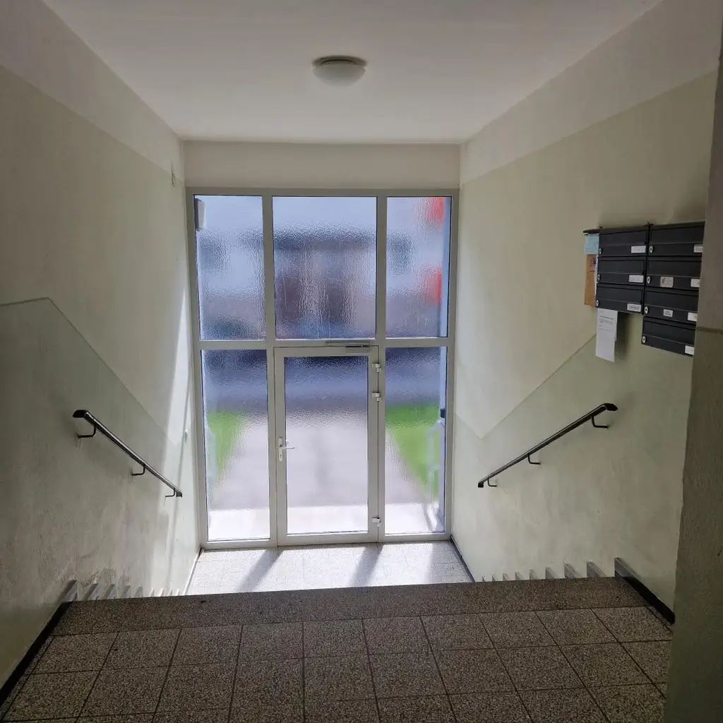 Gut aufgeteilte 4-Zimmer-Wohnung mit Balkon; barrierefreier Zugang vorhanden!