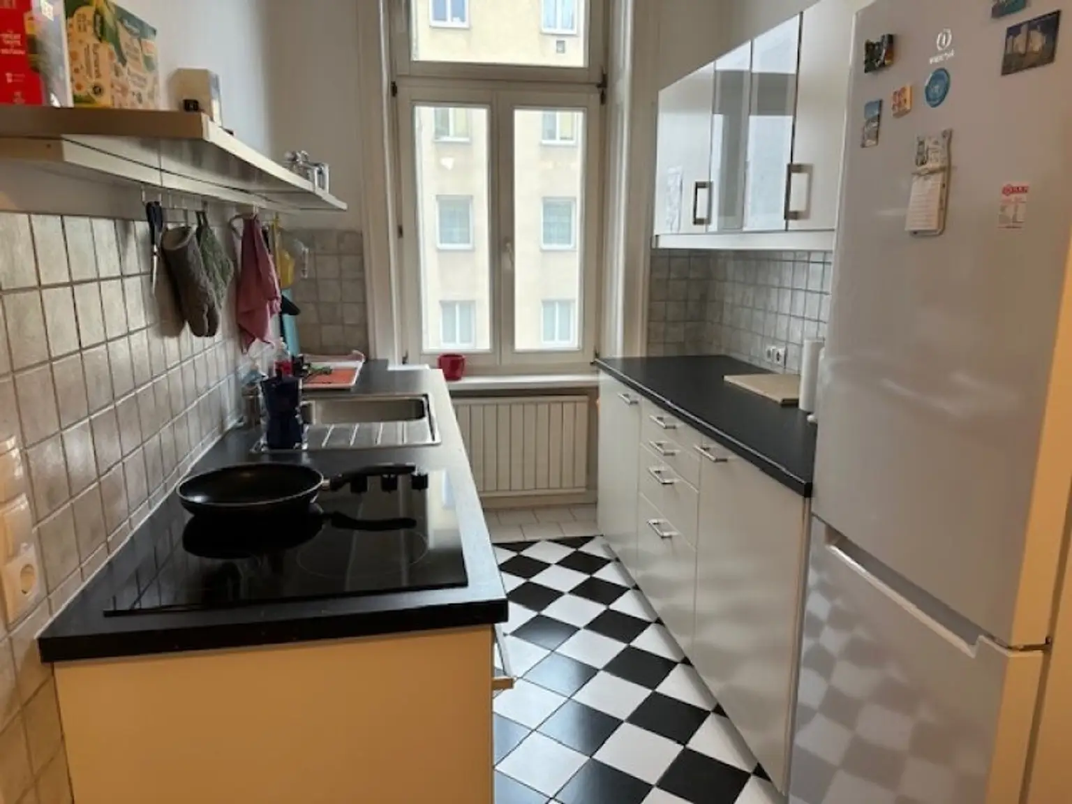 Charmante, möblierte Altbauwohnung - ideal für Studenten!