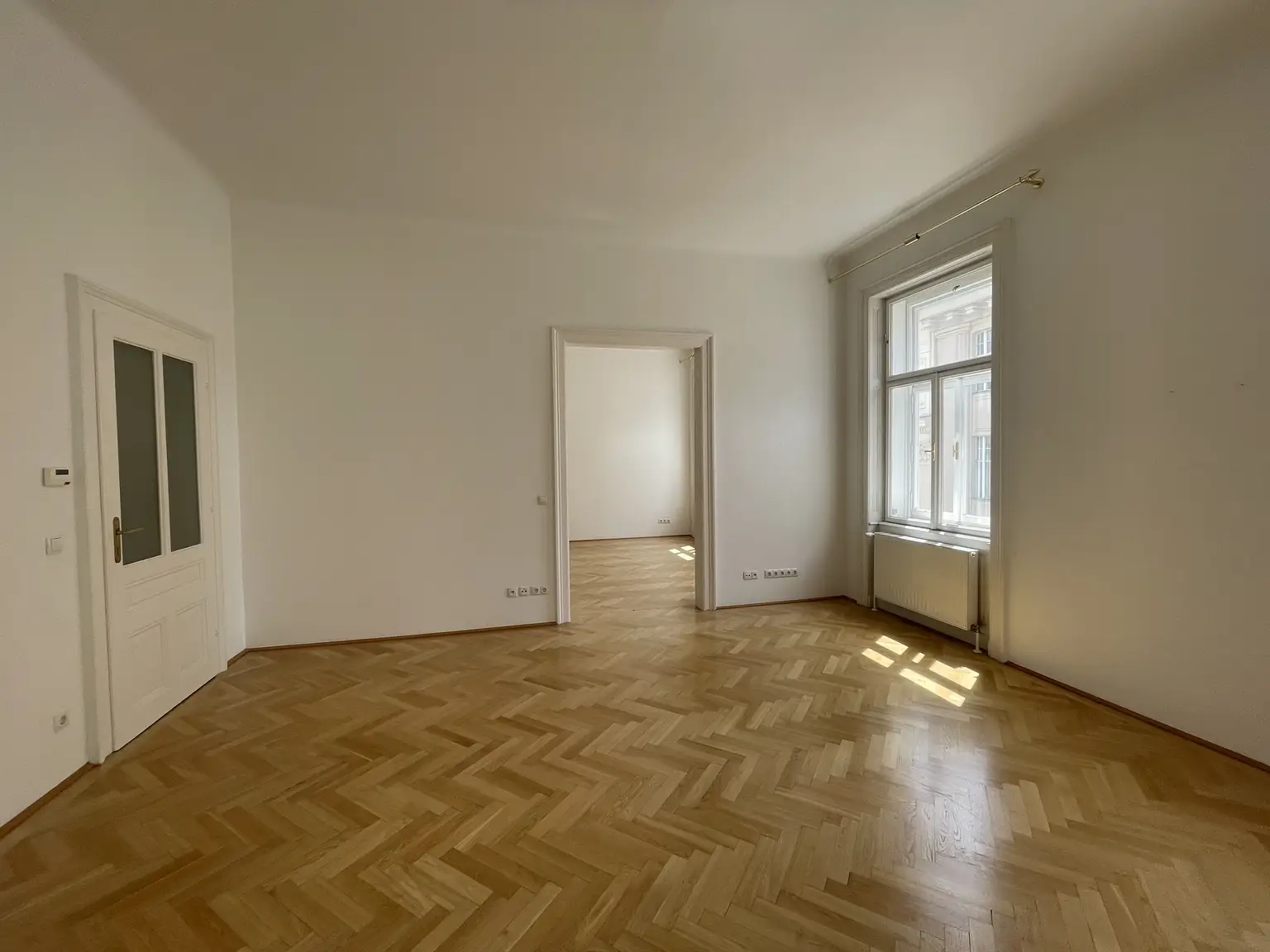 Top-Lage beim Stephansplatz: Ansprechende, charmante Altbauwohnung im stilvollen Haus