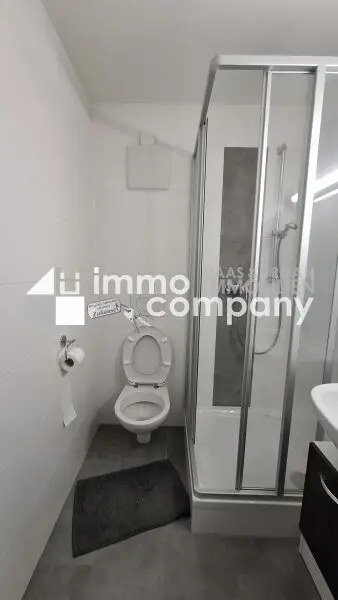 Charmante 1-Zimmer-Dachgeschosswohnung mit Einbauküche in Wildon