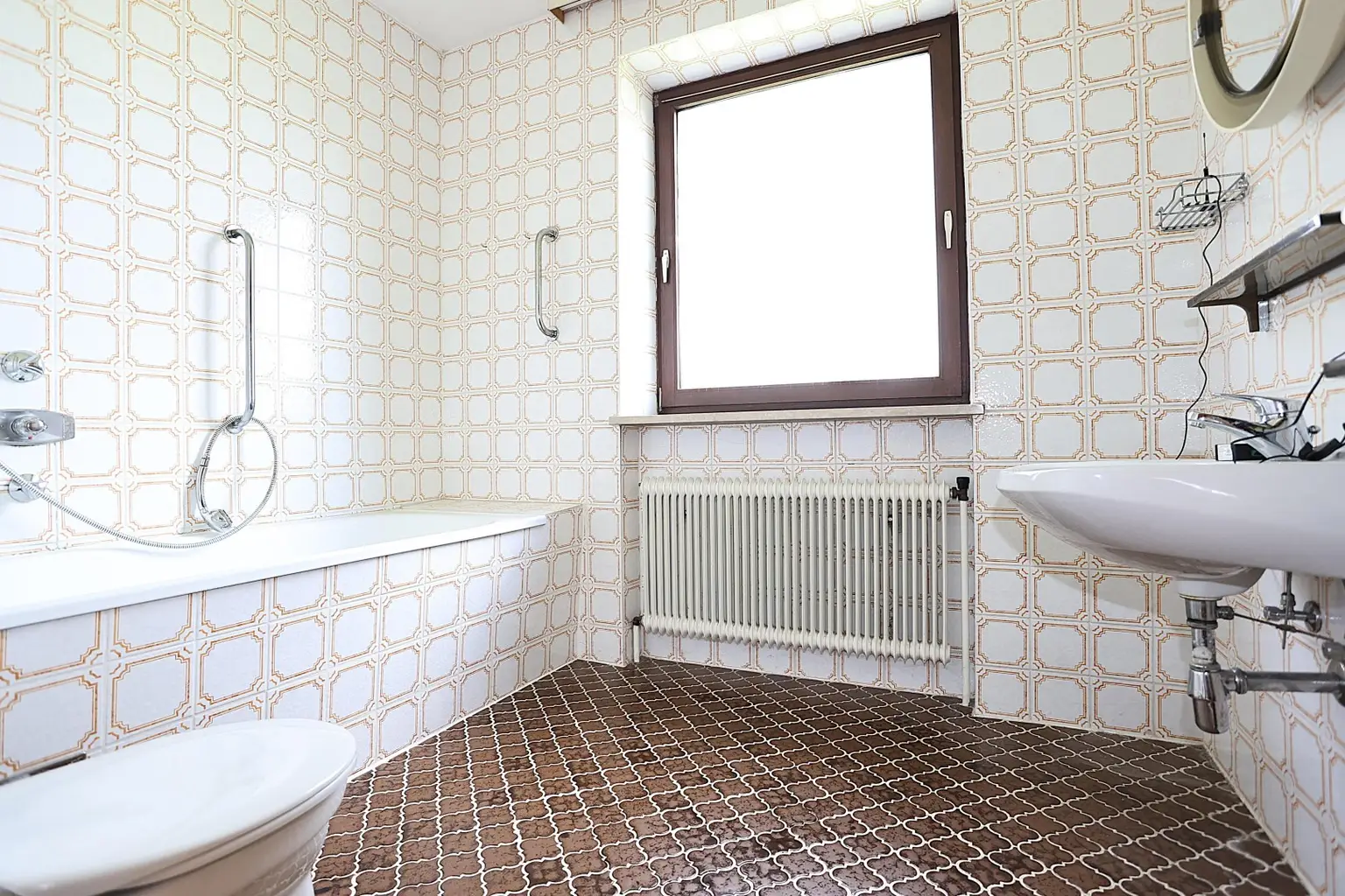 Bad mit Wanne OG