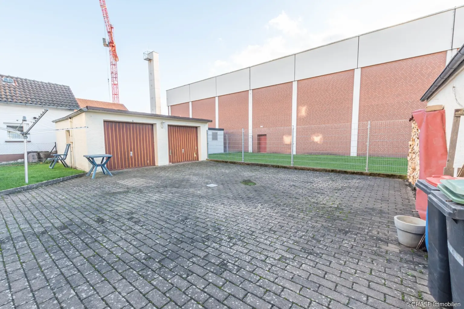 Hinterhof mit Garagen