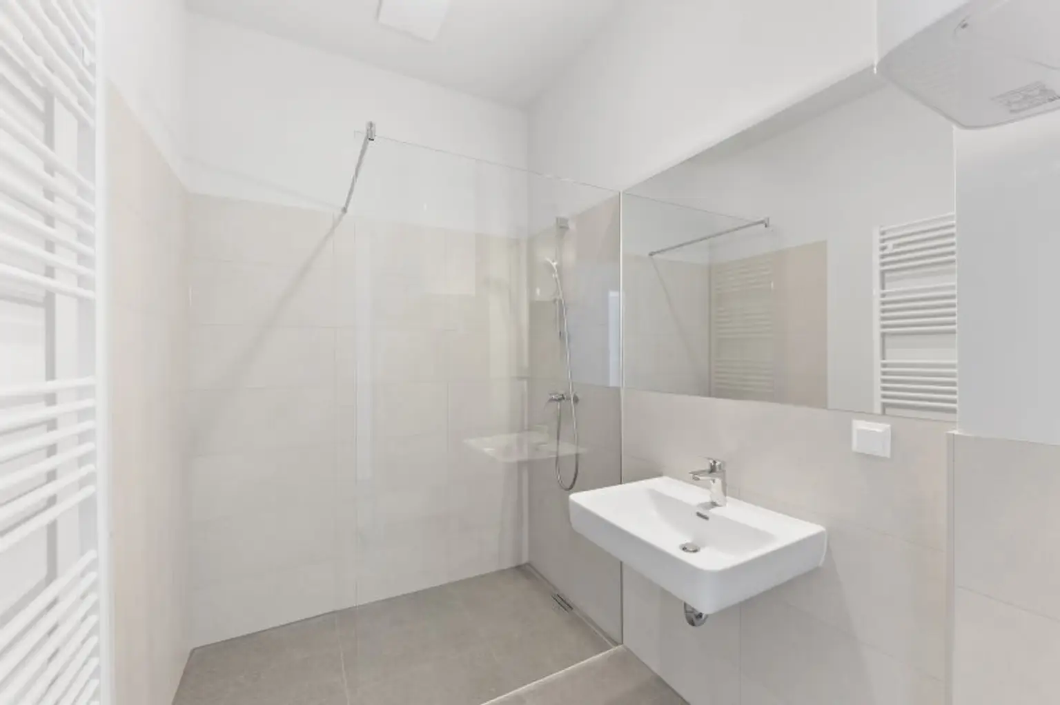 4-Zimmer-Altbaueigentumswohnung in generalsaniertem Altbau mit Balkon