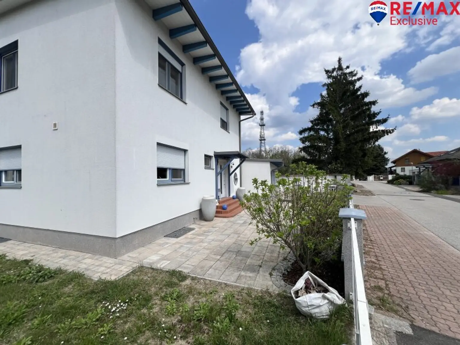 Großzügiges Einfamilienhaus mit Garten, Terrasse & Garage in Ebenfurth, 4 Zimmer, 195m²