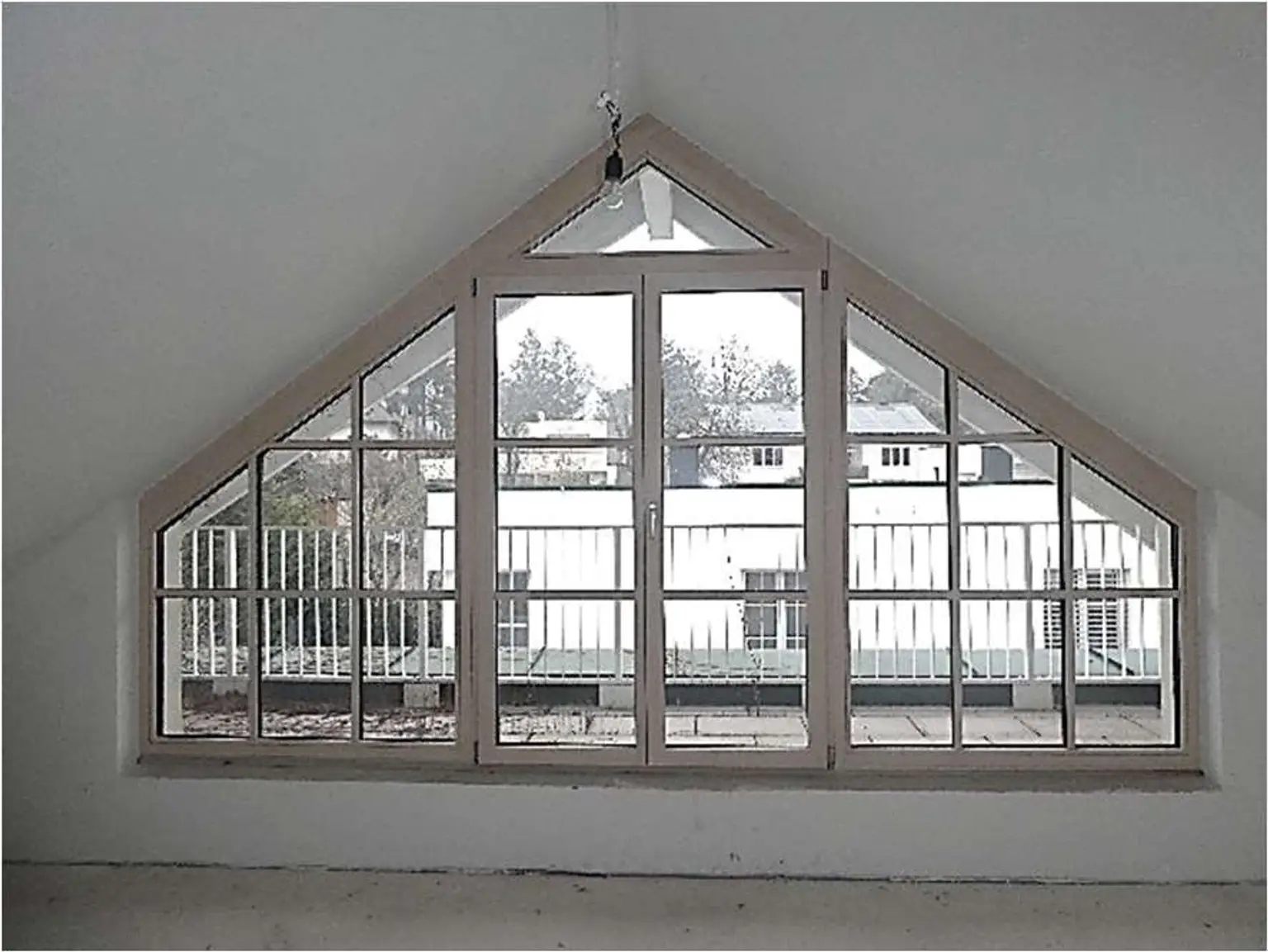 Bad Vöslau - Moderne Dachgeschosswohnung mit Terrasse
