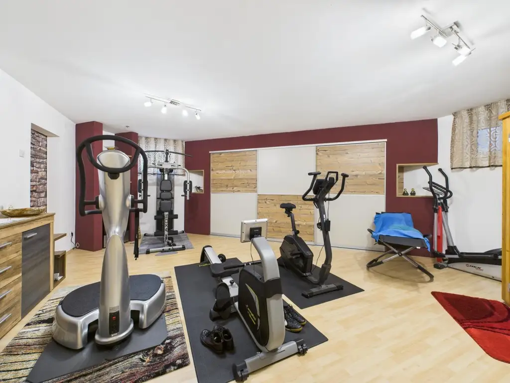 NIEDERNEUKIRCHEN: Sehr gepflegtes und perfekt aufgeteiltes EINFAMILIENHAUS mit ca.151 m² Wohnfläche, Grundstück ca. 796 m²