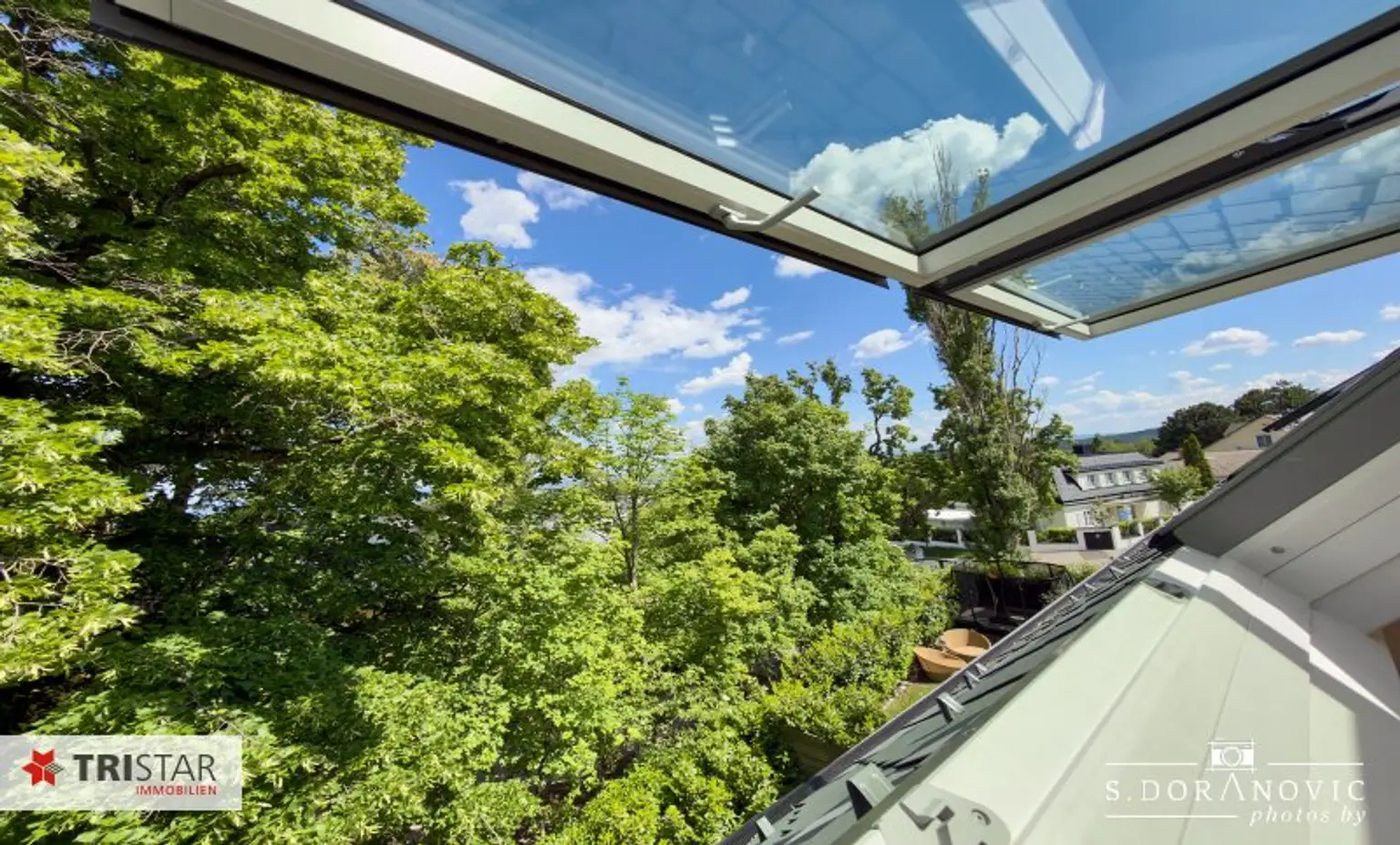 Zum Verkauf: Exklusive Doppelhaushälfte mit Aufzug, Keller, Garten & Terrassen in 2372 Gießhübl – Neubau 2022, sofort bezugsfertig!