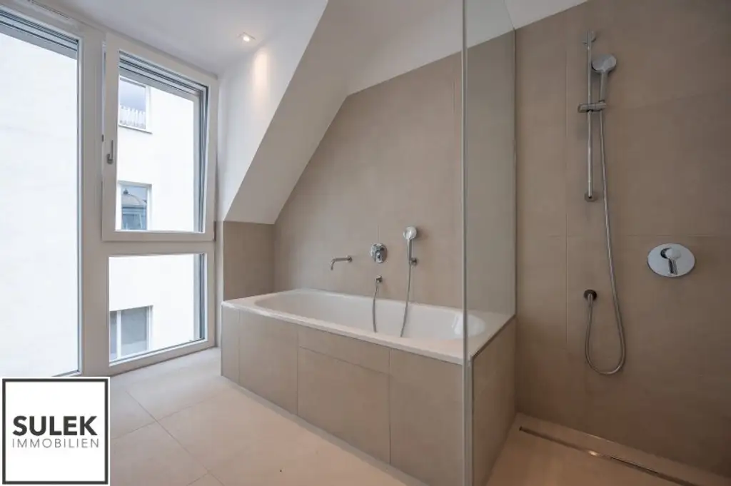 ERSTBEZUG-Townhouse: Exklusives 4-Zimmer-Townhouse mit 2 Terrassen & Tiefgaragen-Option - ab sofort