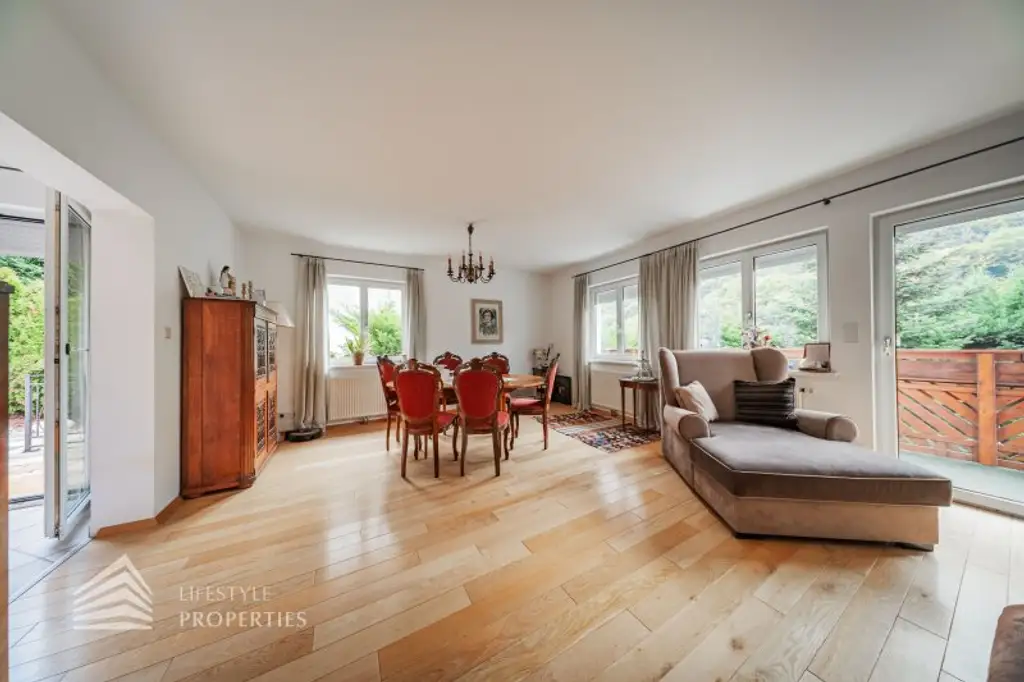 Luxuriöse Villa im Wienerwald – Beheizter Salzwasserpool, Gartenparadies & Premium-Parkmöglichkeiten