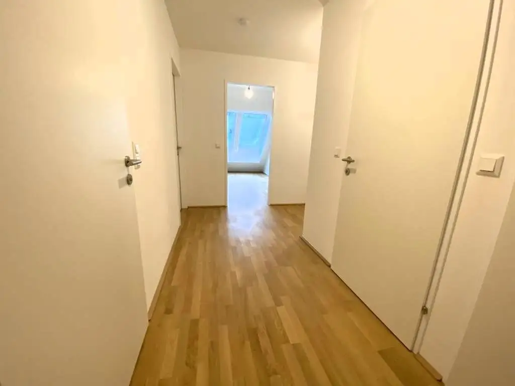 Koloniestraße: Hochwertige Neubauwohnung mit MEGA-13m²-BALKON!!!