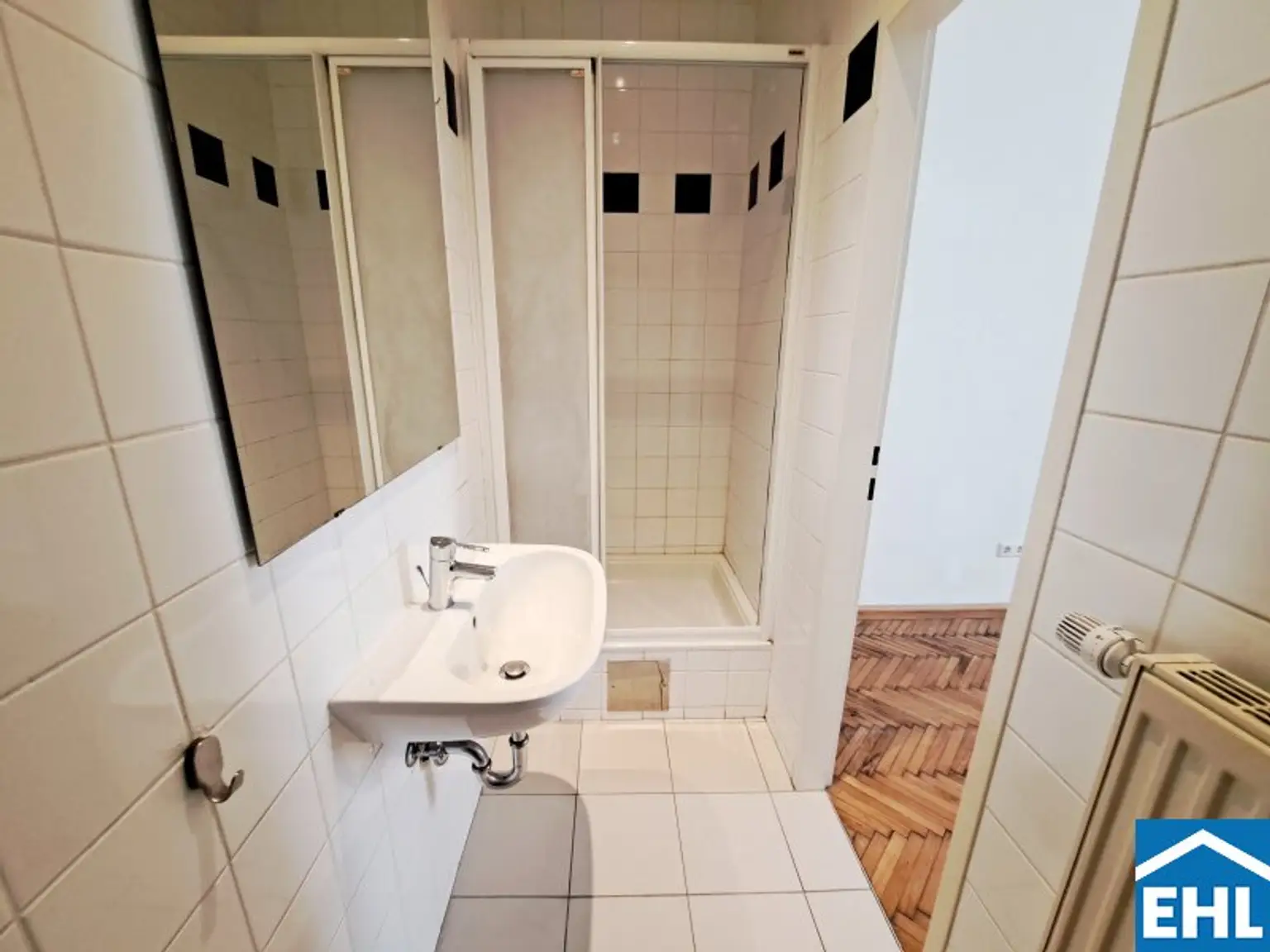 Stuwerviertel: 2 Zimmer-Altbauwohnung mit Parkblick