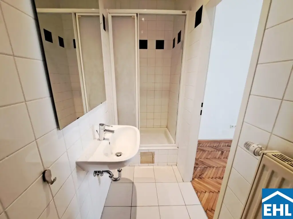 Stuwerviertel: 2 Zimmer-Altbauwohnung mit Parkblick