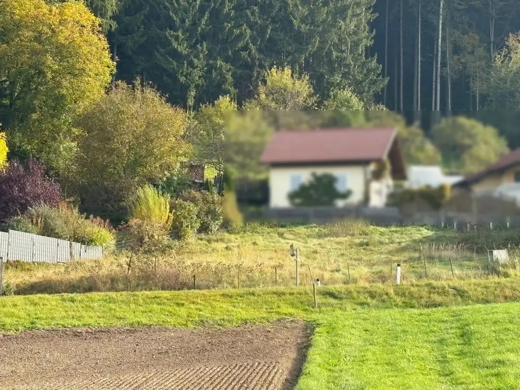 Sonniges Baugrundstück in Parz