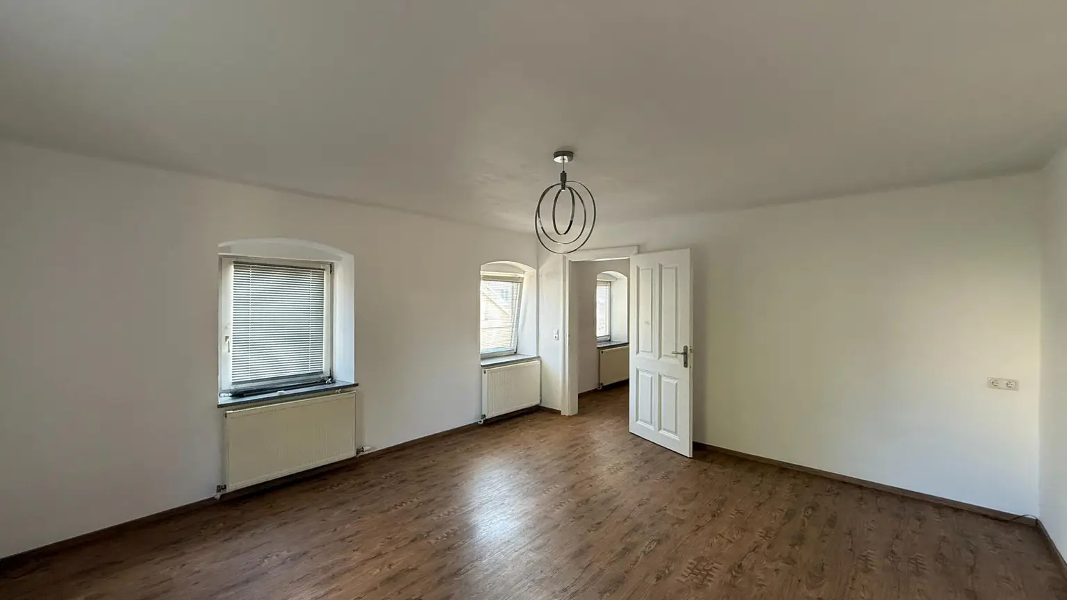 Zentrale 2-Zimmer-Wohnung mit Gartennutzung!