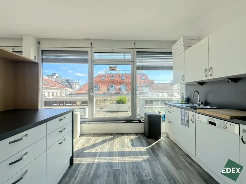 Attraktives Dachgeschoßbüro mit Terrassen im exklusiven Botschaftsviertel nahe Karlsplatz