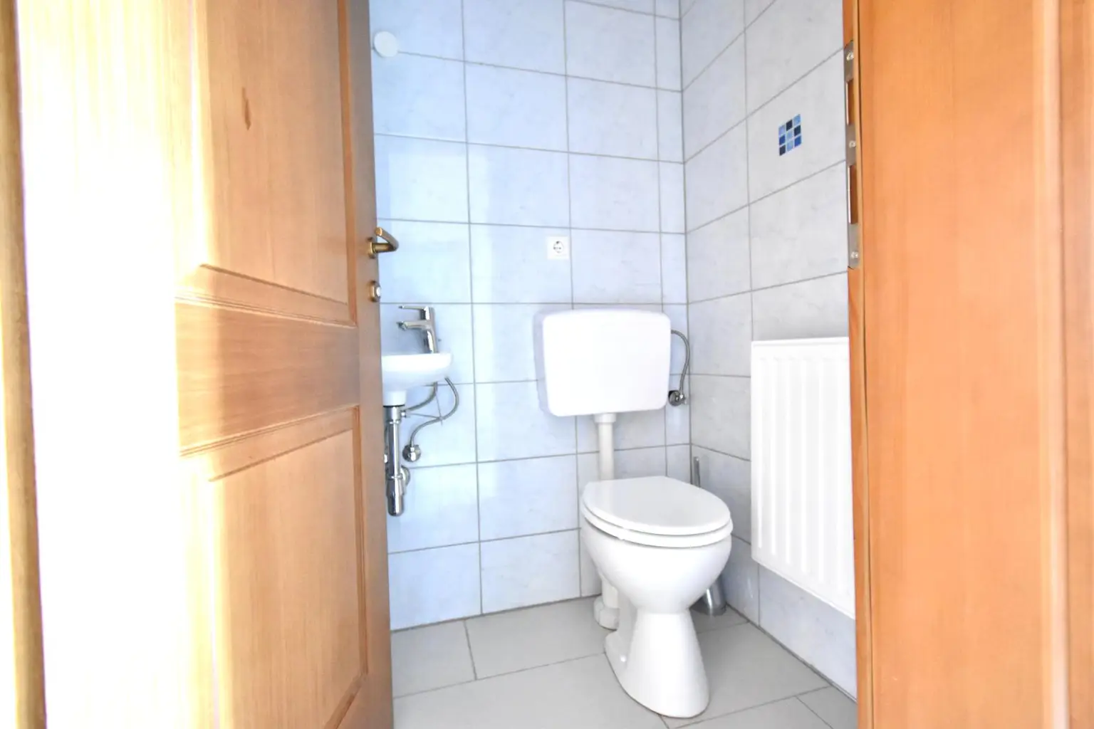 Investieren Sie clever in die Zukunft – gepflegte 2-Zimmer-Wohnung mit Küche und Balkon in zentraler Lage! Nähe BMW, SKF!!