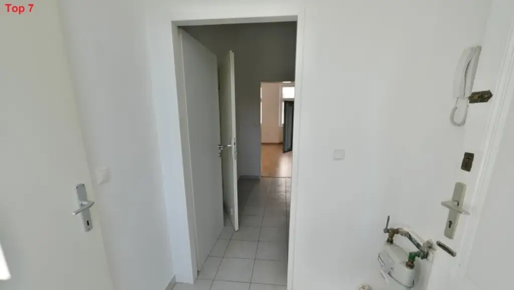 Drei UNBEFRISTETE 2 Zimmer-Wohnungen mit KFZ-Stellplatz im Haus