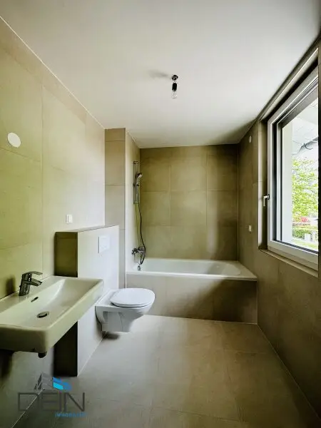 NEU! TRAUMHAFTE 4 ZIMMER DOPPELHAUSHÄLFTE MIT EIGENGARTEN NÄHE ZENTRUM UND BAHNHOF!