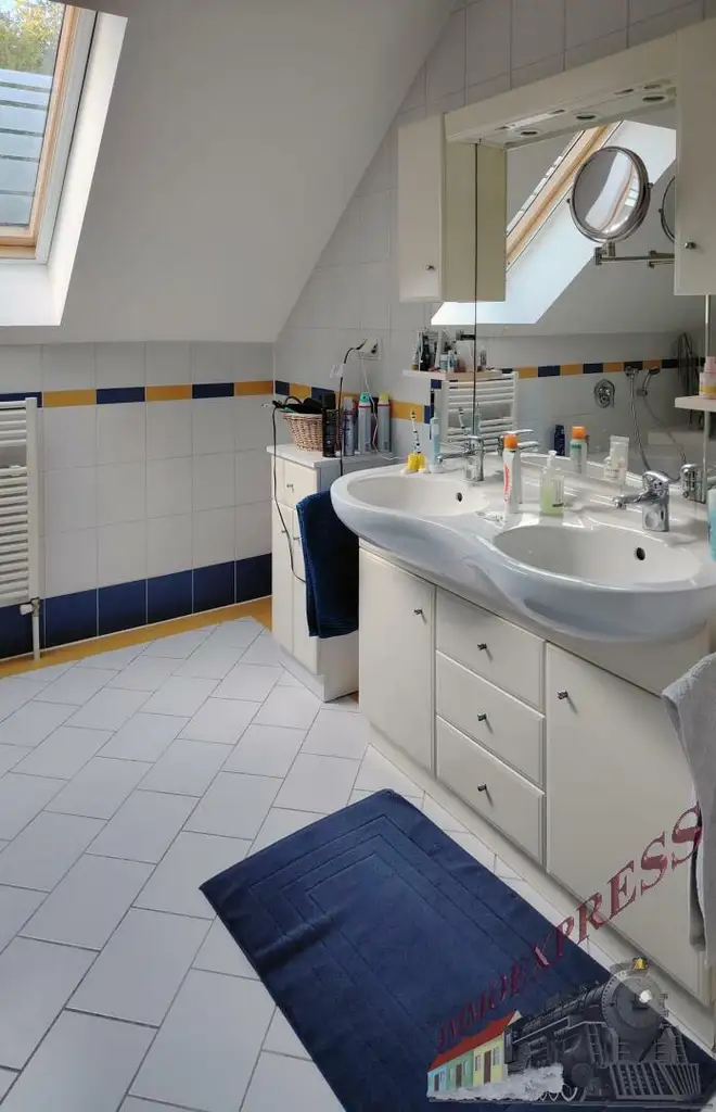 Tolle Villa mit neuer PV-Anlage bietet viel Platz und ruhige, grüne Umgebung – 38 min zur Stadtgrenze Wien!