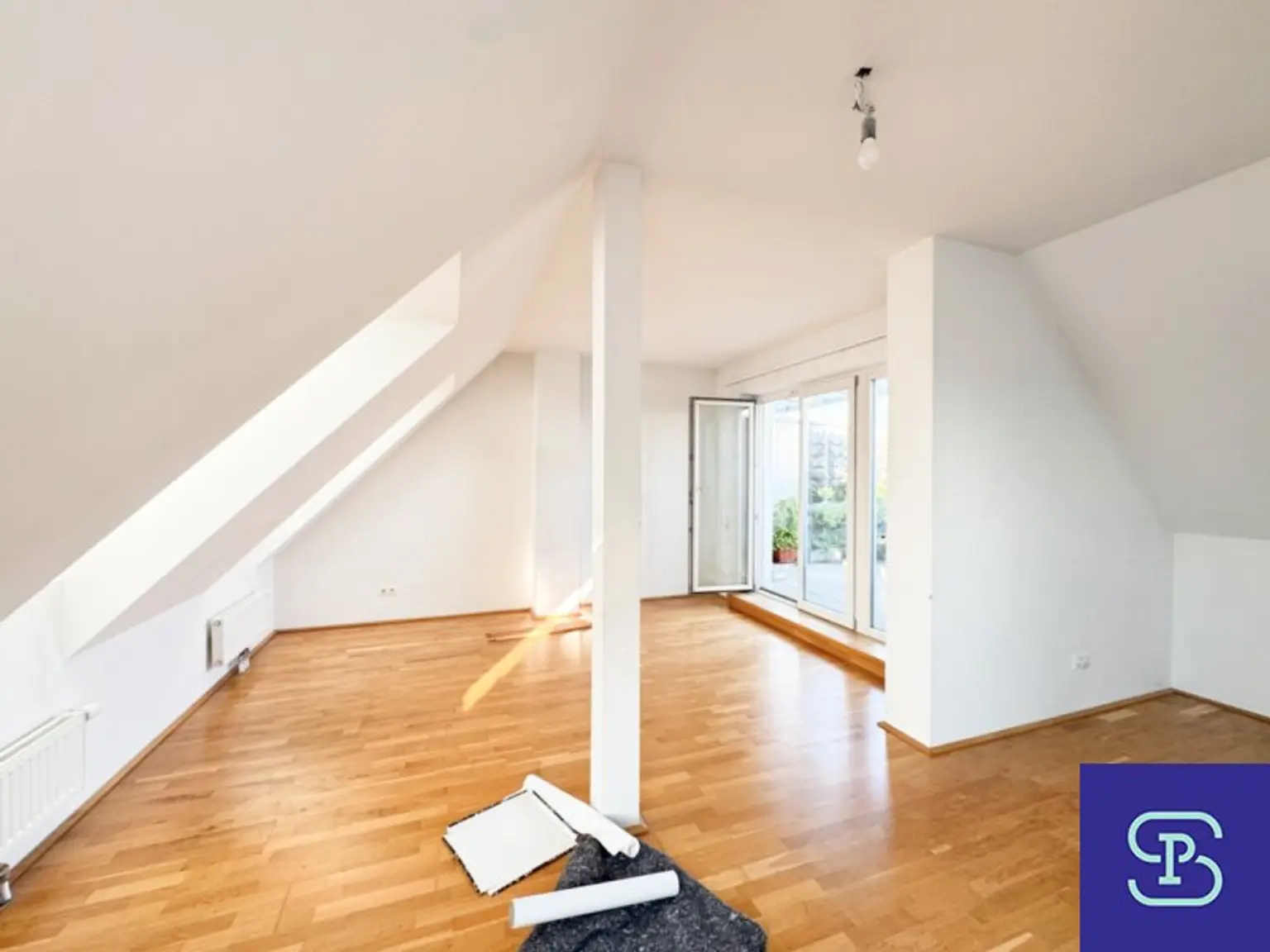 Wunderschöne 101m² Dachgeschoßwohnung mit Terrasse beim Yppenplatz - 1160 Wien