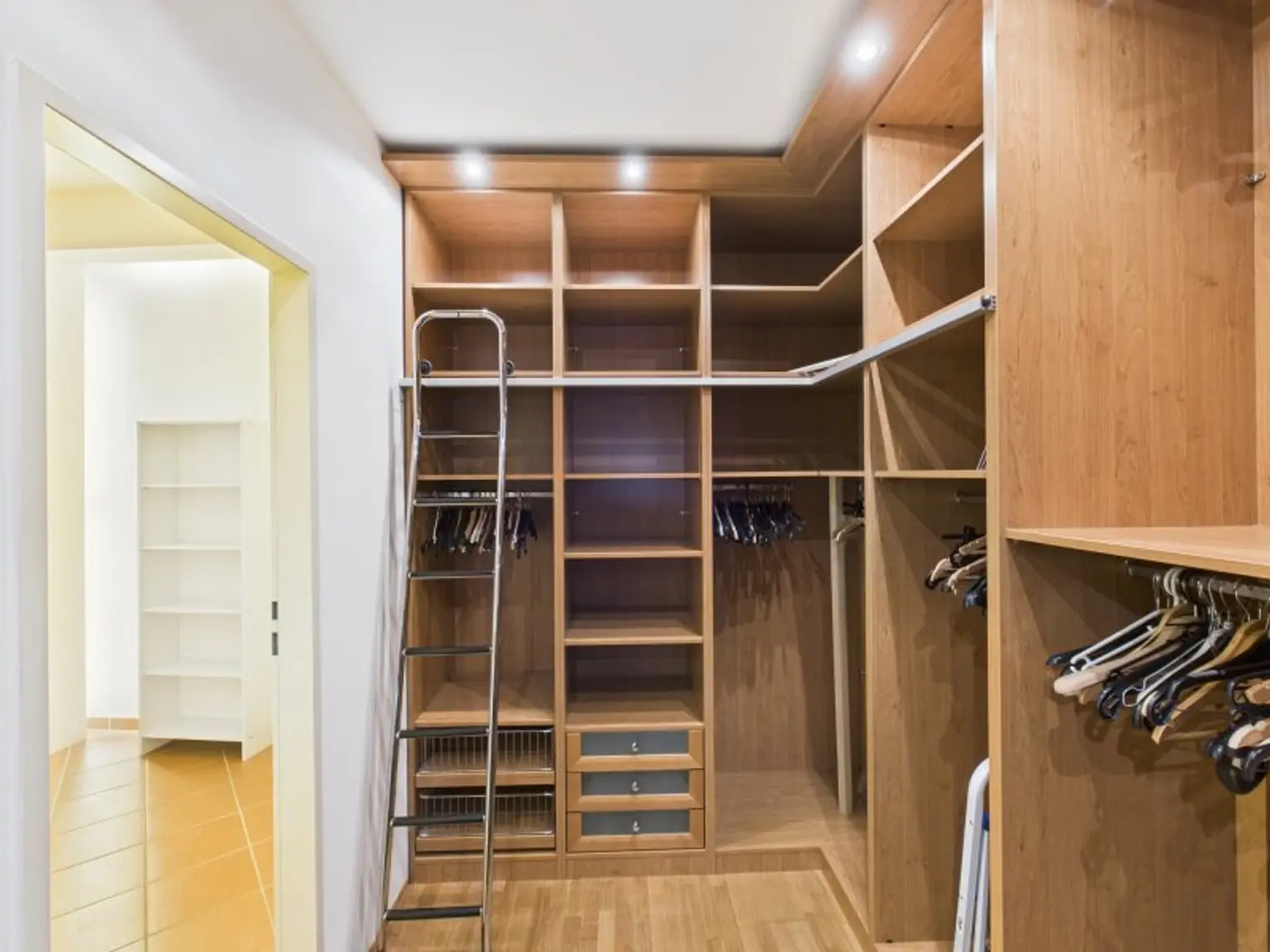 Moderne 2-Zimmer-Wohnung im Herzen von Baden- Jetzt entdecken!