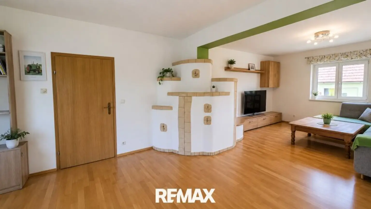 EG Wohnzimmer ( KI geräumt )