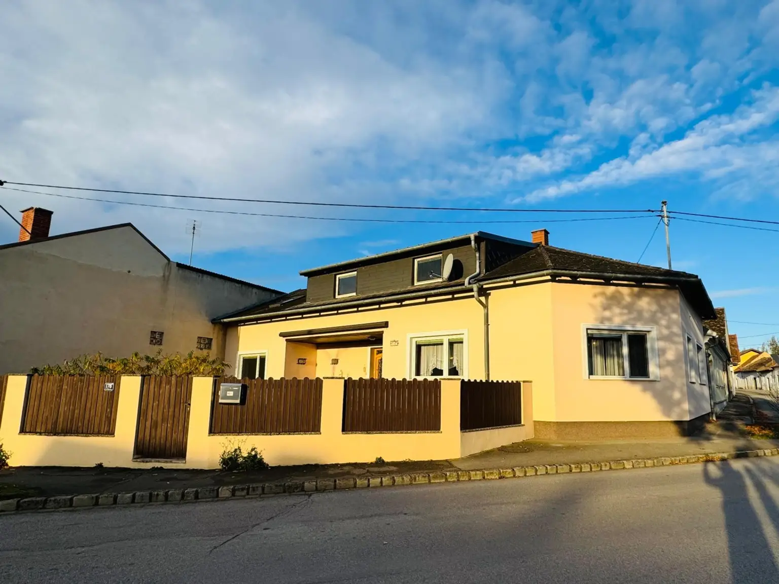 "Miete? Nein Danke! Viel Haus fürs Geld – und Platz für alle!"
