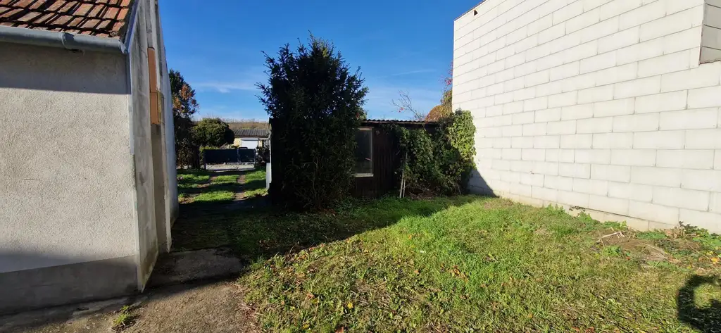 Freistehendes Wohnhaus mit Garten