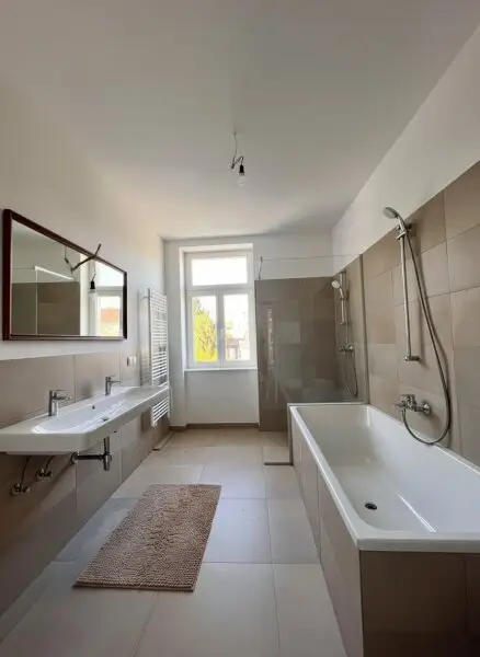 Erstbezug  - toller Grundriss!! Sehr schöne 3 Zimmer Altbauwohnung mit Balkon (Top 18)