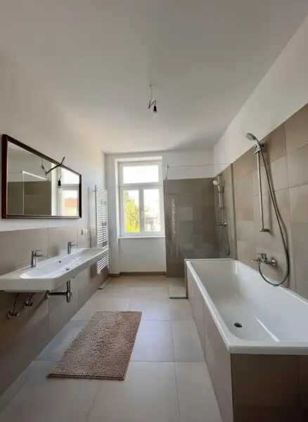 Erstbezug  - toller Grundriss!! Sehr schöne 3 Zimmer Altbauwohnung mit Balkon (Top 18)