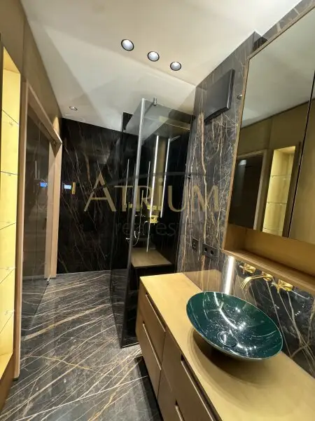 Moderne 3-Zimmer Wohnung in Toplage mit Terrasse & Blick auf den Stephansdom