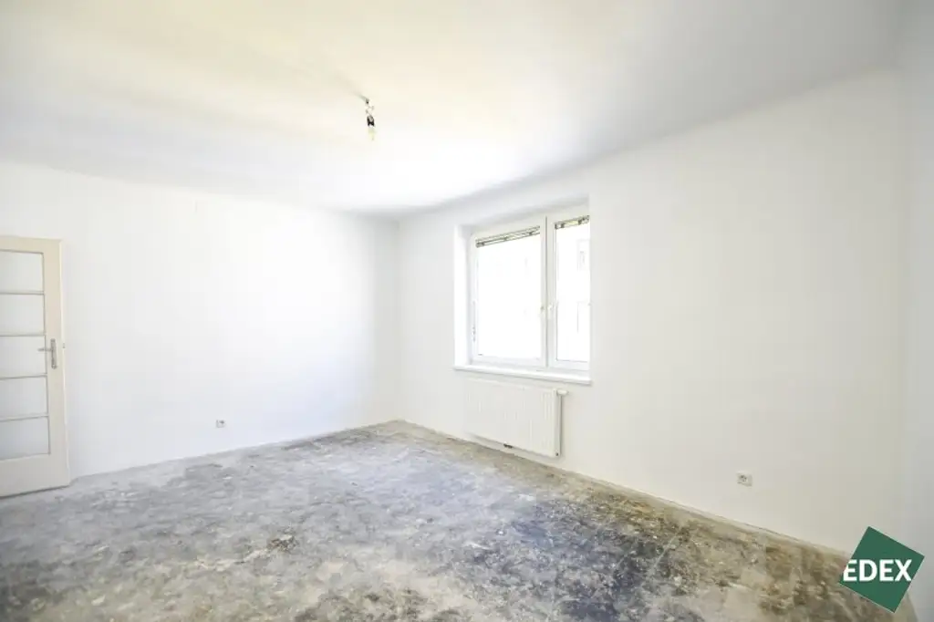 Direkt am Schweizergarten: Schöne 2-Zimmer-Wohnung mit separater Küche