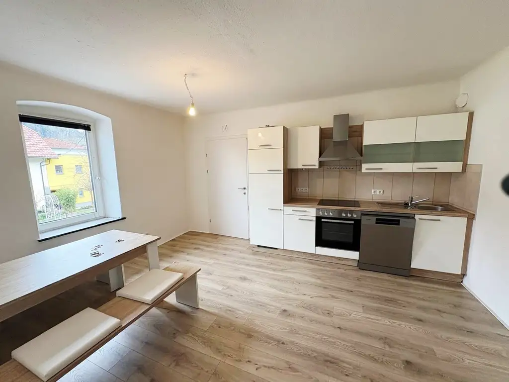 Gemütliche 3 Zimmerwohnung mit Balkon und Gartenbenutzung in Kremsmünster