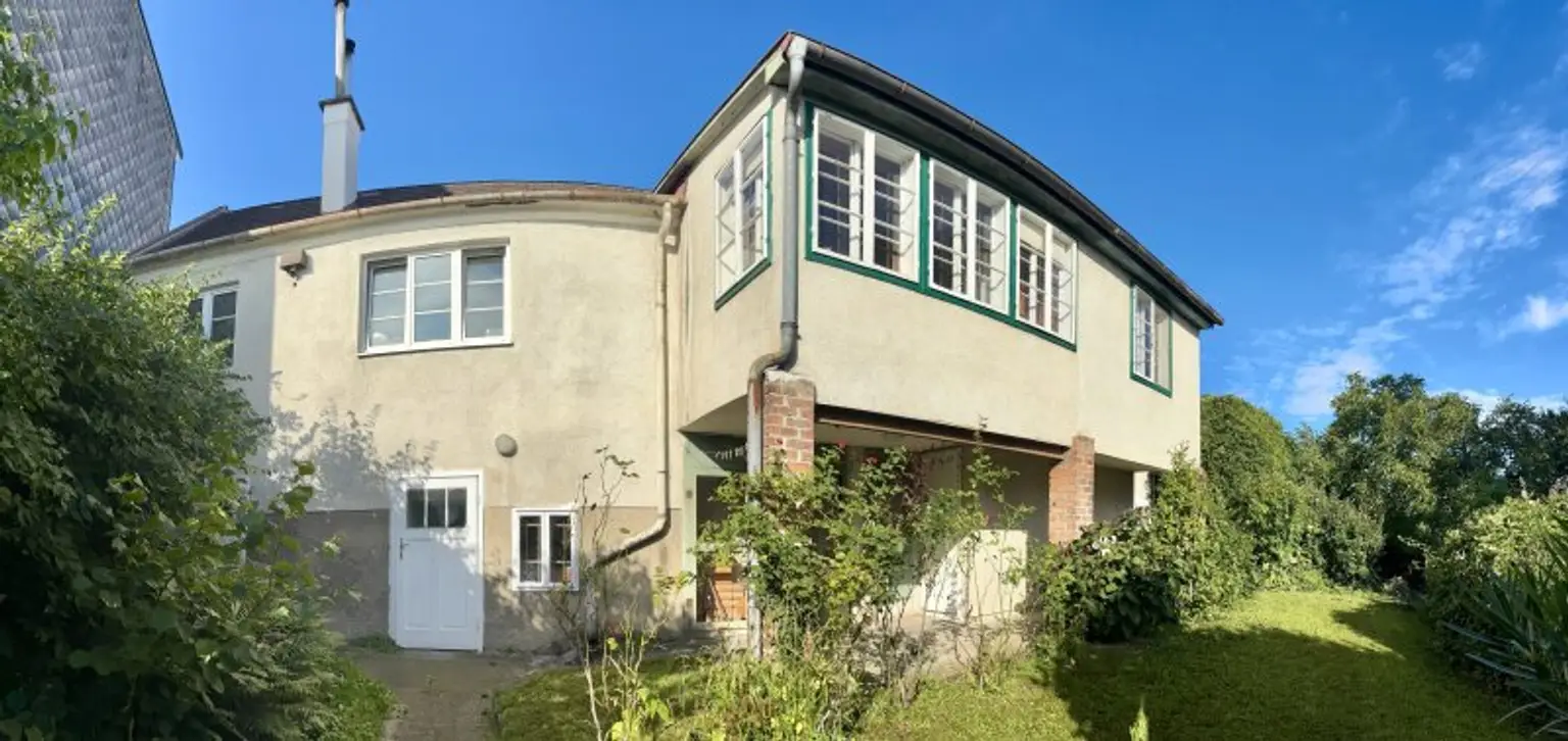 Einfamilienhaus mit historischem Hintergrund im Martinsviertel - unverbaubarer Panorama-Fernblick