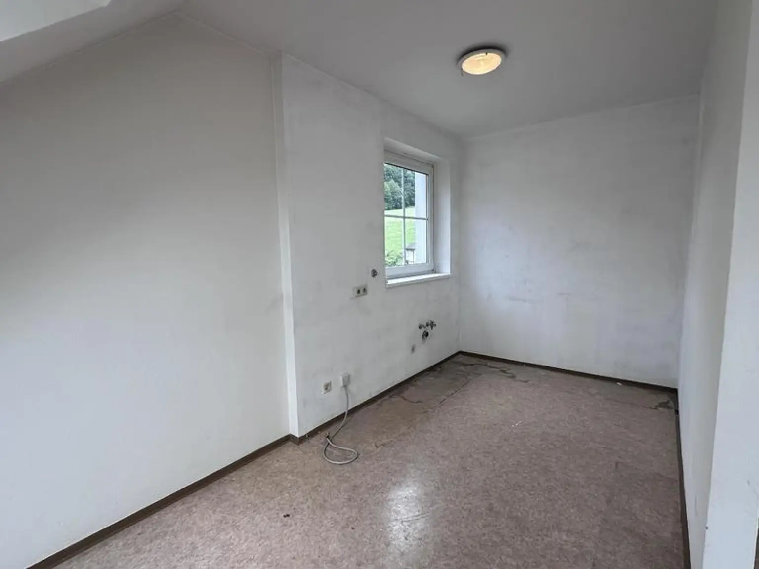 2 Zimmer Wohnung mit Kamin in der Steinklamm