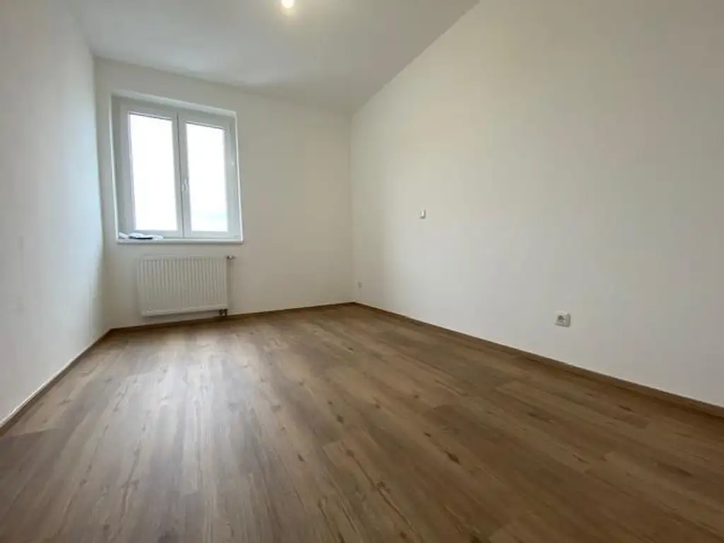 Geräumige 2-Zimmer-Wohnung mit Loggia - verfügbar ab September 2025