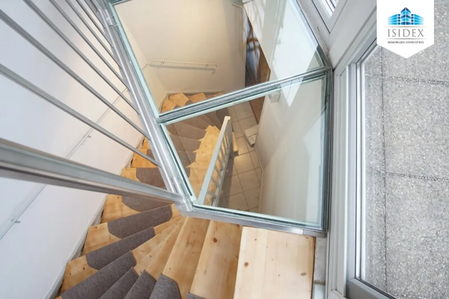 **NEU** Top ausgestattete 3-Zimmer DG-Maisonetten-Wohnung mit großzügiger TERRASSE und SAUNA! Perfekte Lage!!