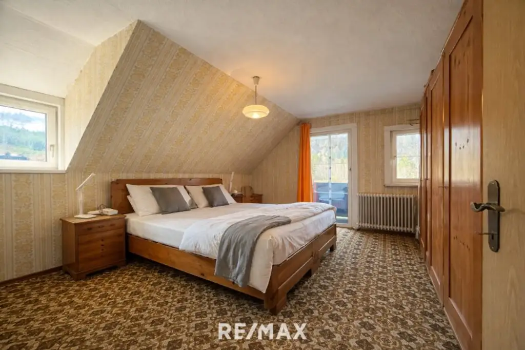 *** Charmantes teilsaniertes Landanwesen mit 10.978 m² Grund – Ruhe, Natur und vielseitige Nutzungsmöglichkeiten nur wenige Minuten zum grünen See ***