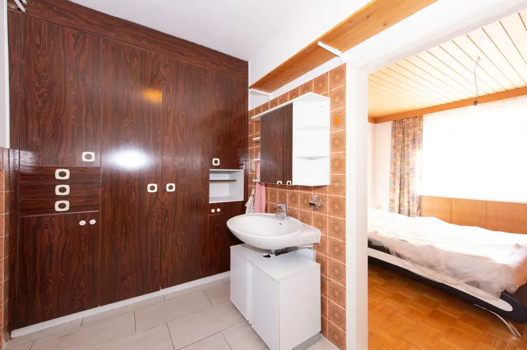 Großzügiges Einfamilienhaus mit viel Platz, hohem Potenzial und hoher Bebauungsdichte – Ideal für Familien oder Investoren