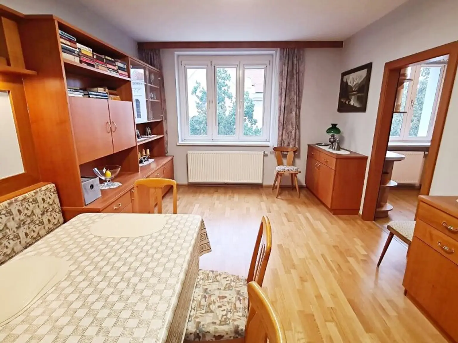 FAMILIENHIT, ENKPLATZ, gepflegte 113 m2 Neubau mit Loggia, 4 Zimmer, Küche, 2 Bäder, teilmöbliert, 3. Liftstock, U3-Nähe