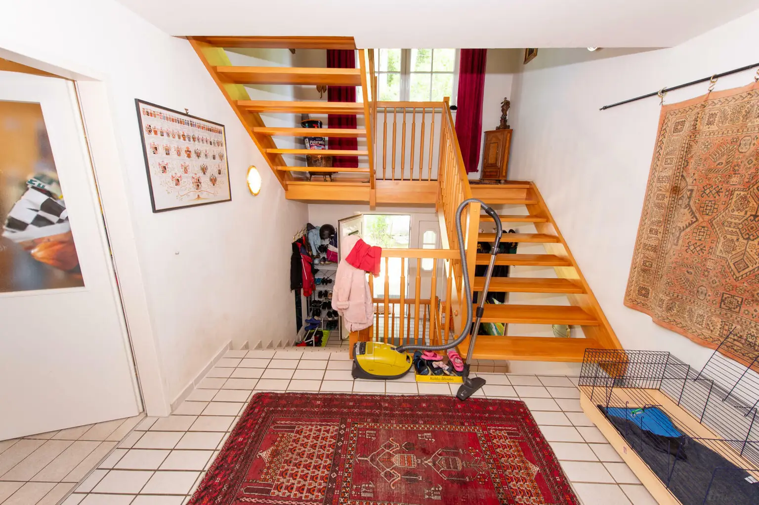 Exklusive Villa in bester Lage von Graz - privat, naturnah, perfekte Balance aus Komfort und Lebensqualität.