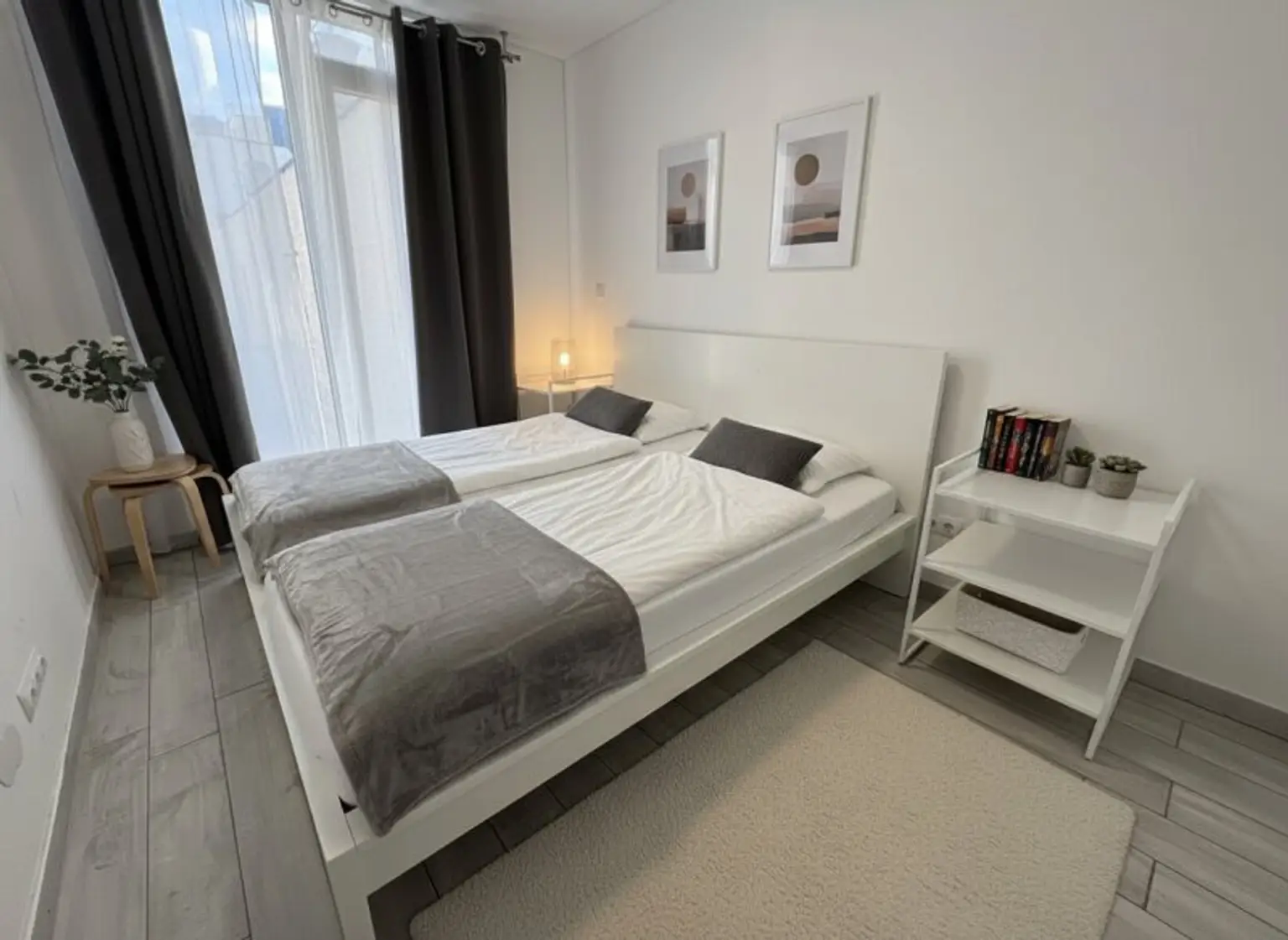 Helle 2-Zimmer-Wohnung mit großem Wintergarten (Heizkosten inkl.)
