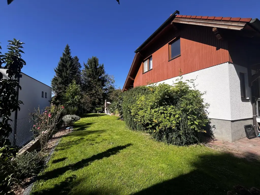 "Solides Haus mit Garten und Pool"