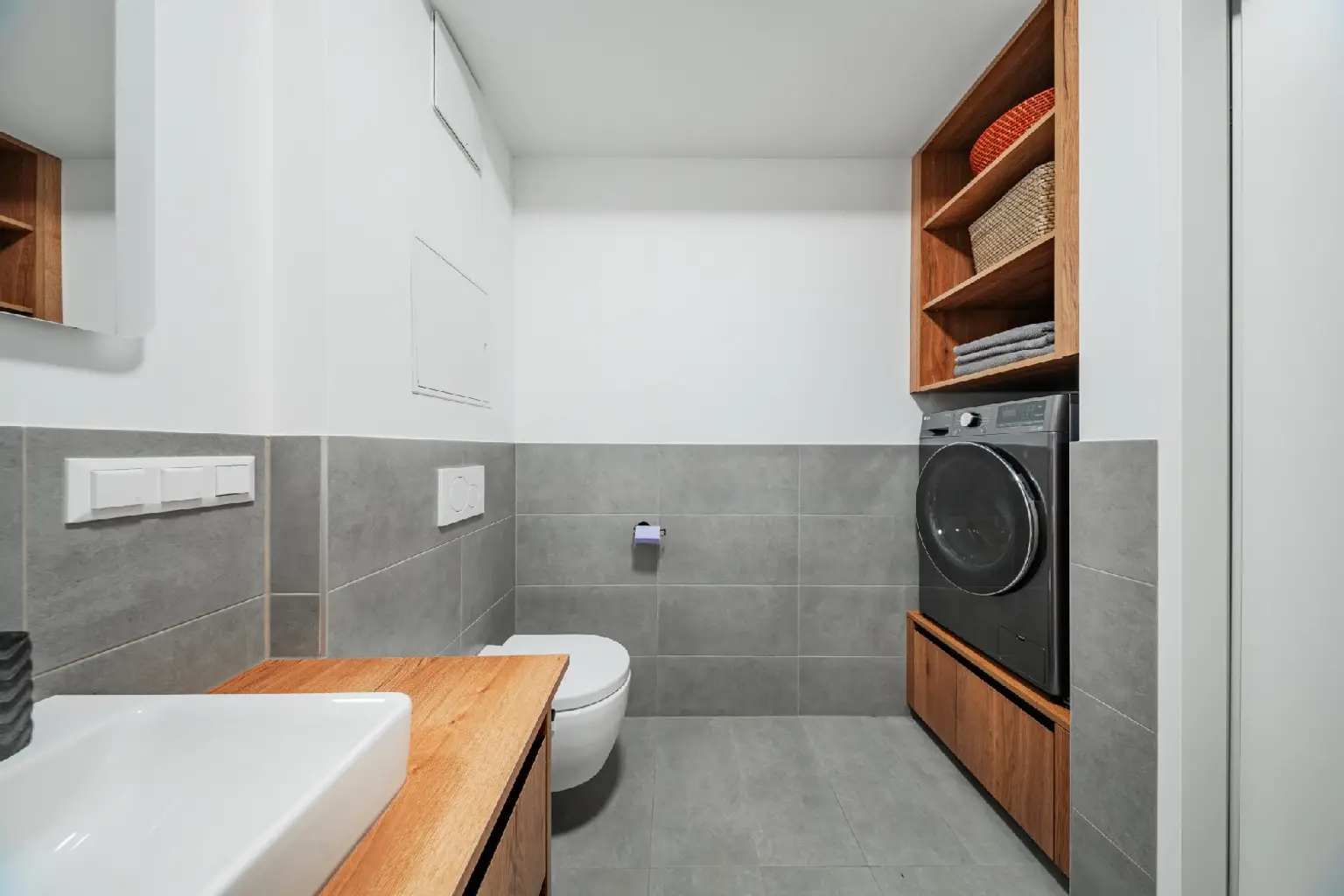 Penthouse im 34. OG mit Terrasse I 360° Wienblick I Designküche I TG Platz mit E-Ladestation