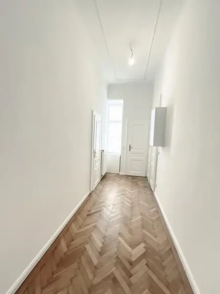 Wohnung in Wiener Bestlage | Frisch Saniert - in Erstbezugszustand! | Völlige Ruhelage im Innenhof