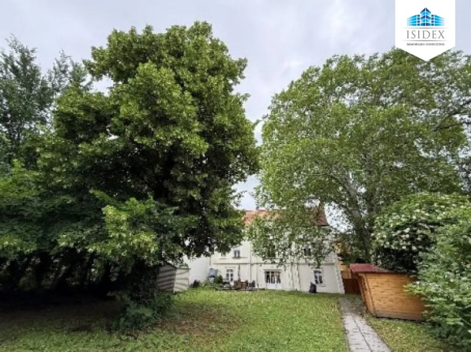 Altehrwürdiges Zinshaus im Herzen der Kurstadt Baden