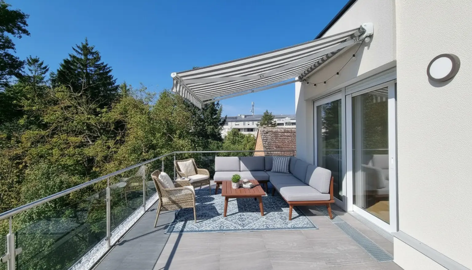 Terrasse im Obergeschoss: KI generiert Einrichtung