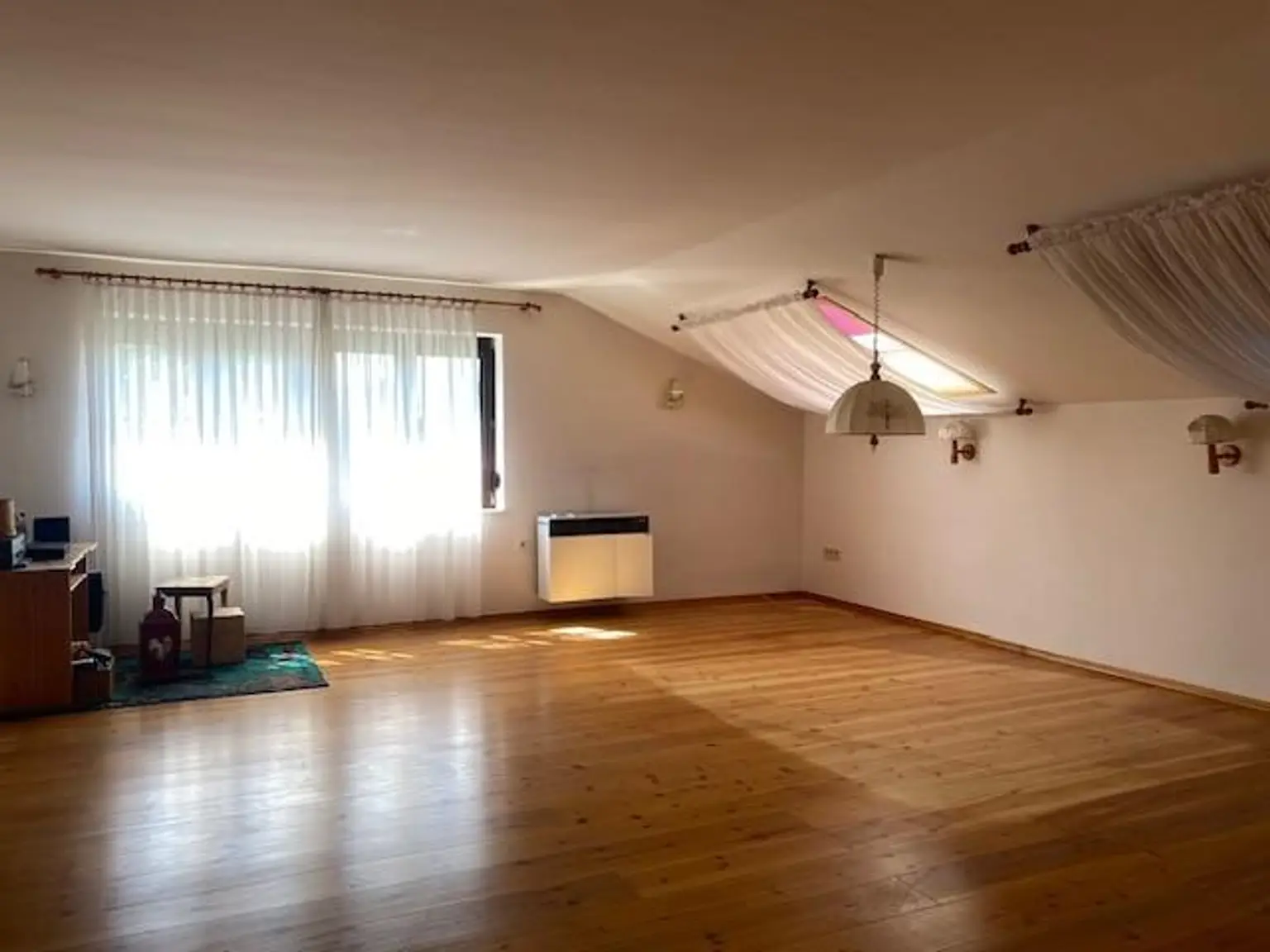 Familienwohnsitz inkl Baulandreserve! Grünoase mit Nebengebäude!